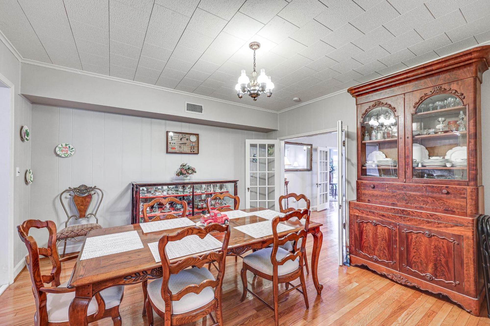 Delightful Retreat With Fireplace And Large Yard! Bagian luar foto